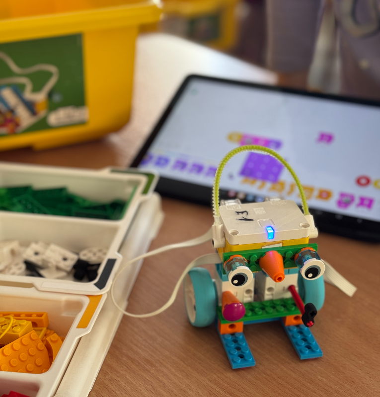 Robot LEGO